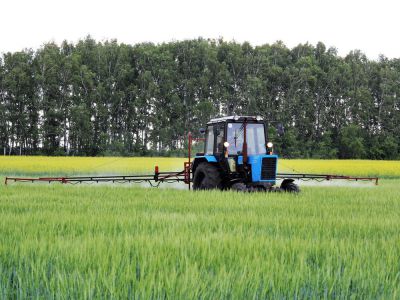 Владельцев хозяйствующих субъектов обязали сообщать об использовании пестицидов